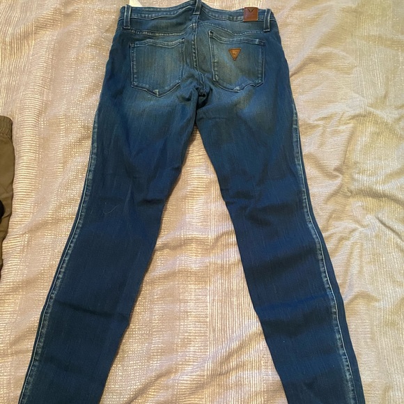 Guess Jeans - Picture 2 of 2